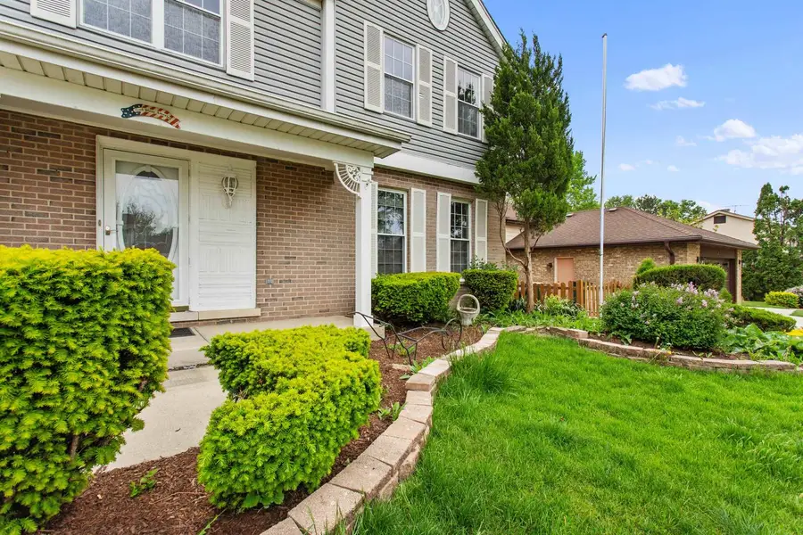 10S241 Wallace Drive, Downers Grove, IL 60516 - #2