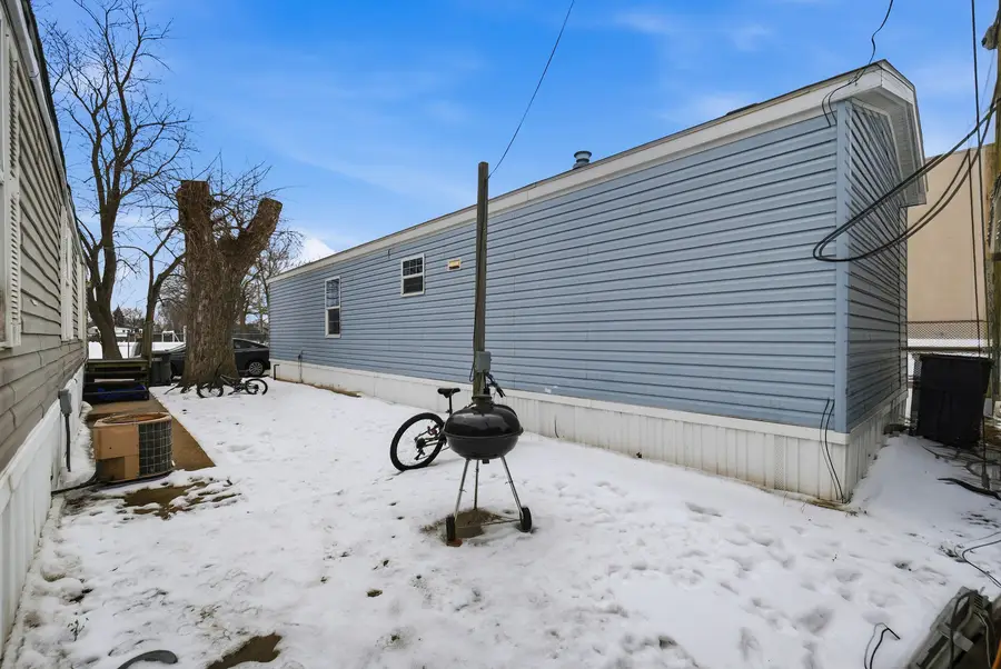 815 E Oakton St Street #311, Des Plaines, IL 60018 - #3