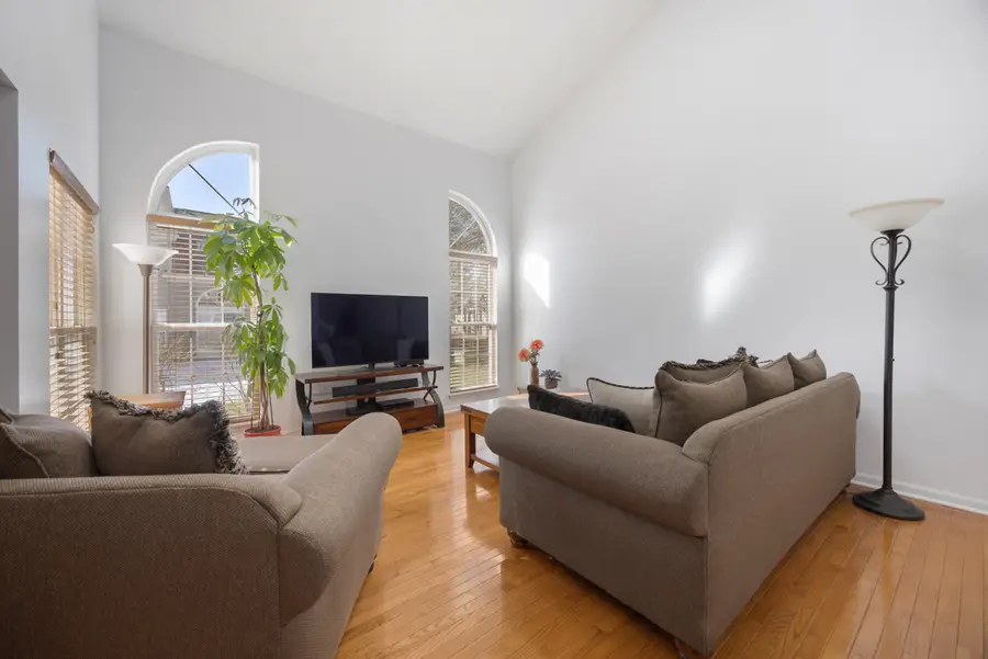 733 Clover Hill Court, Elk Grove Village, IL 60007 - #2