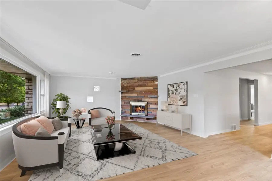 10206 S Saint Louis Avenue, Evergreen Park, IL 60805 - #3