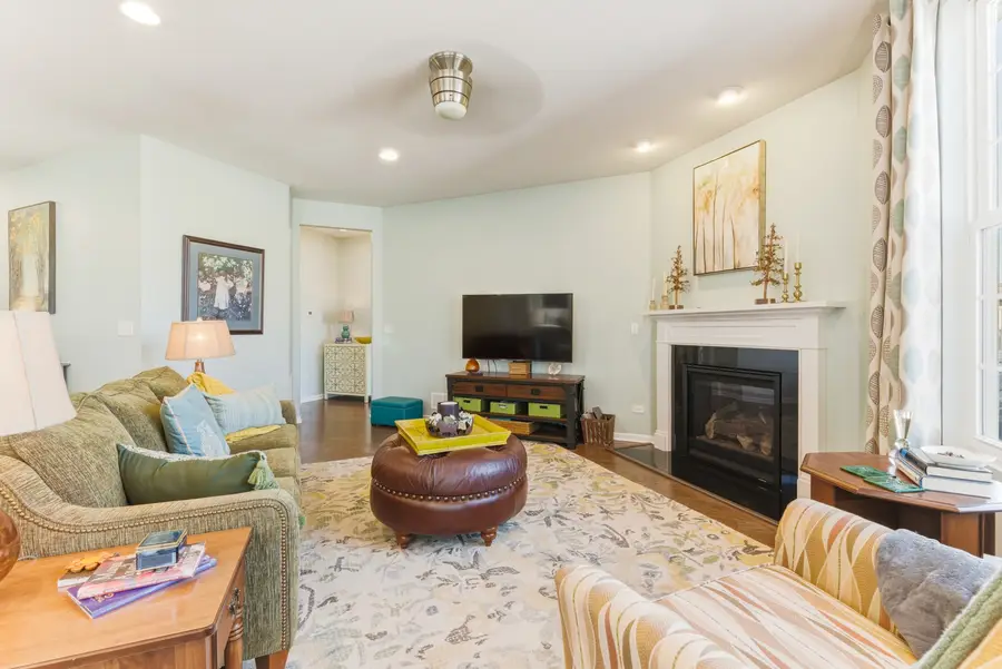 44 Pacific Avenue, Hawthorn Woods, IL 60047 - #3