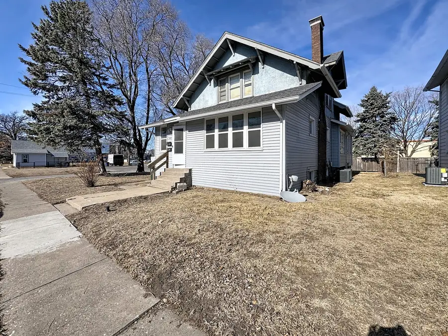 1640 W 17th Street, Davenport, IA 50804 - #3