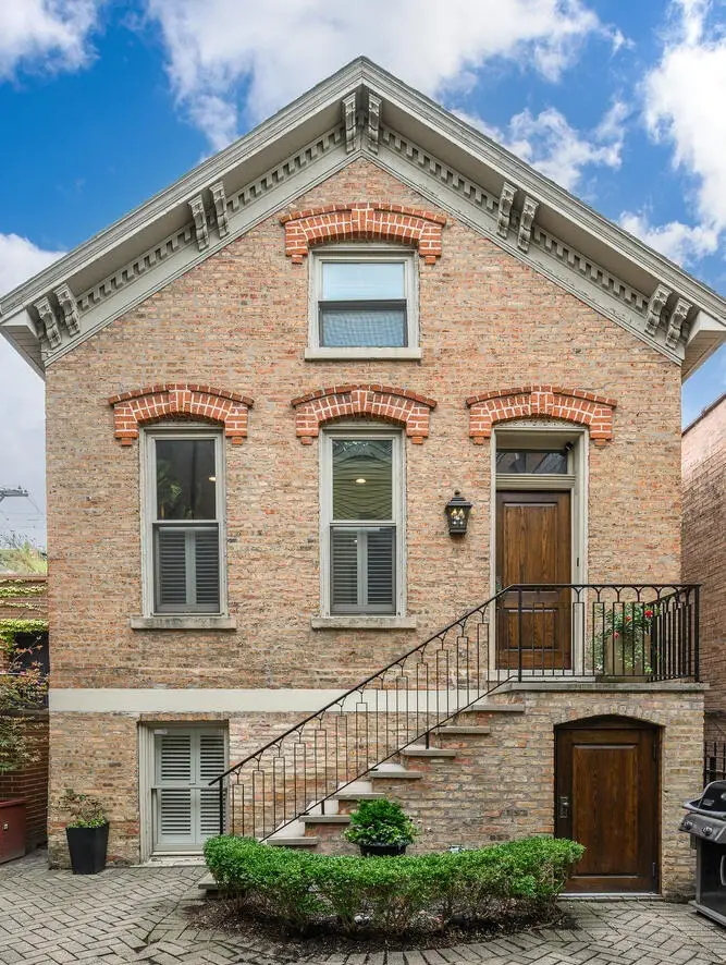 2216-CH N Magnolia Avenue, Chicago, IL 60614 - #1