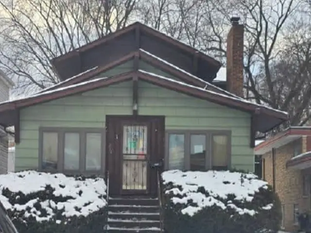 12218 Longwood Drive, Blue Island, IL 60406 - #2