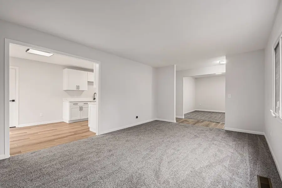 122 Longbeach Road, Montgomery, IL 60538 - #2