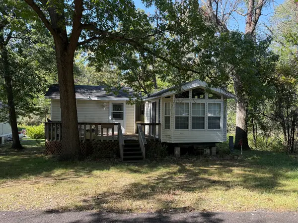 17-44 Woodhaven Lakes, Sublette, IL 61367