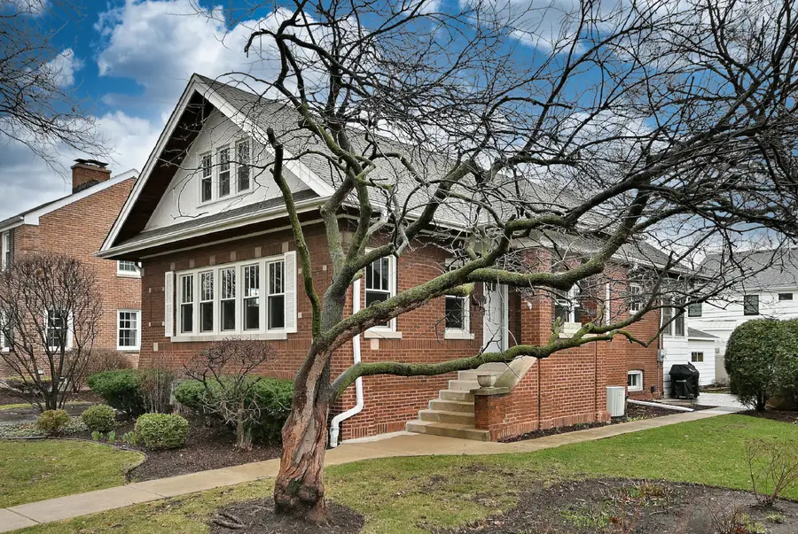 225 S Fairview Avenue, Elmhurst, IL 60126 - #2