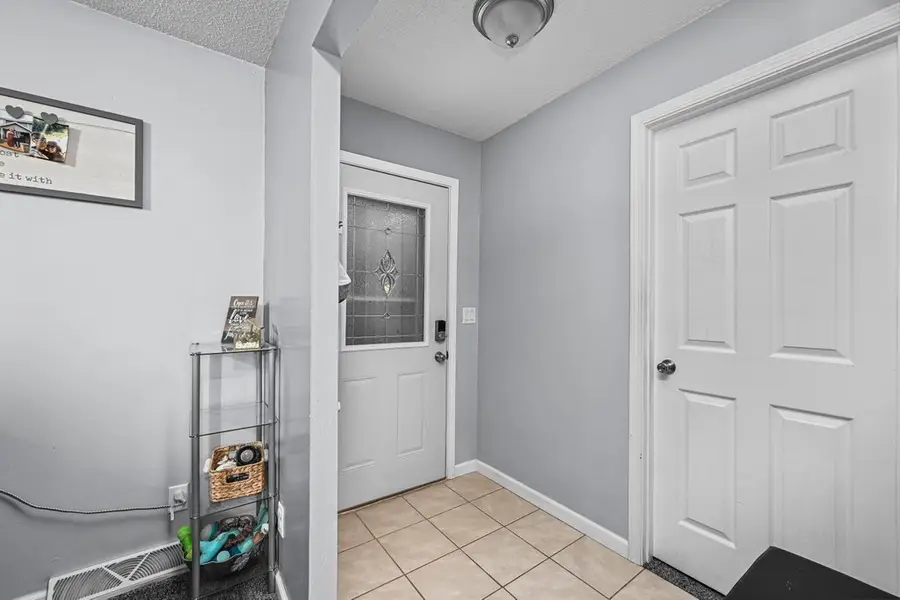 2635 N Elsie Avenue, Davenport, IA 52804 - #3