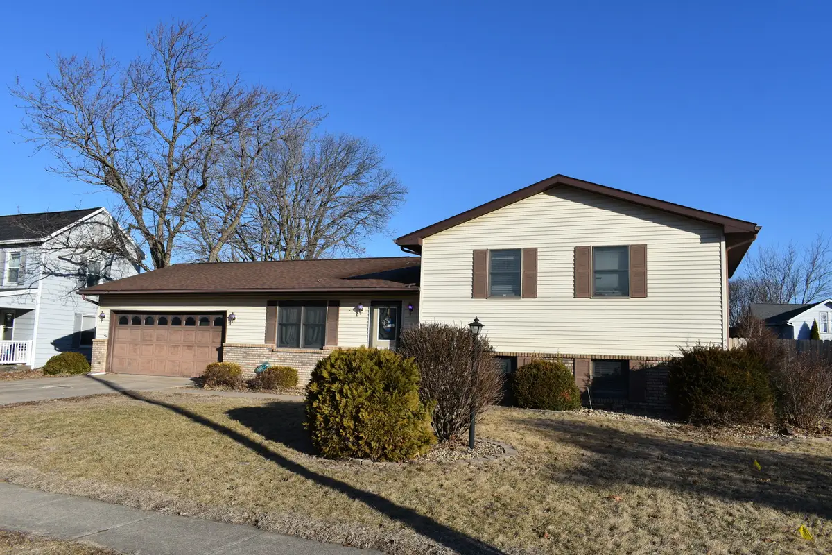 35 W 5th Street, El Paso, IL 61738 - #1