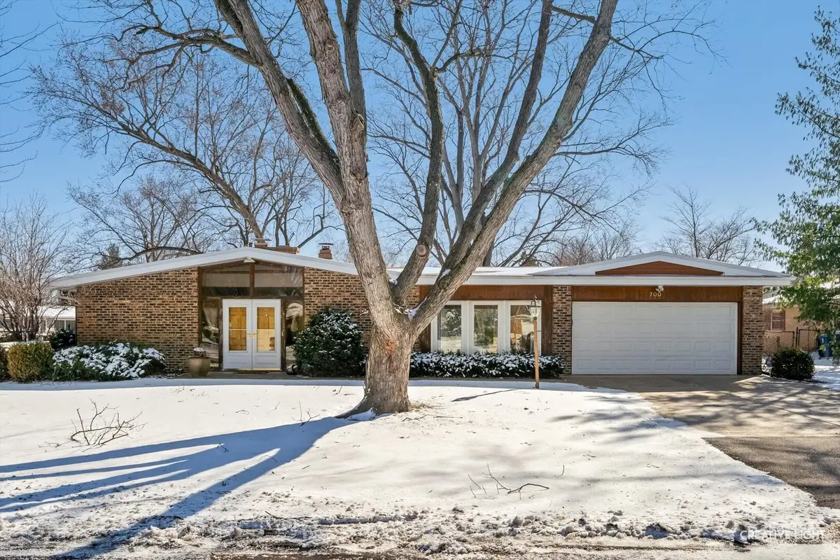 700 Mcclaran Avenue, Aurora, IL 60506 - #1