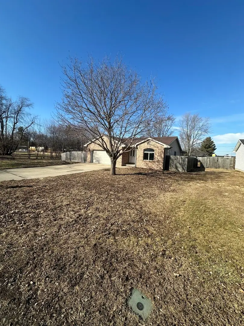 902 E Washington Street, Leroy, IL 61752 - #2