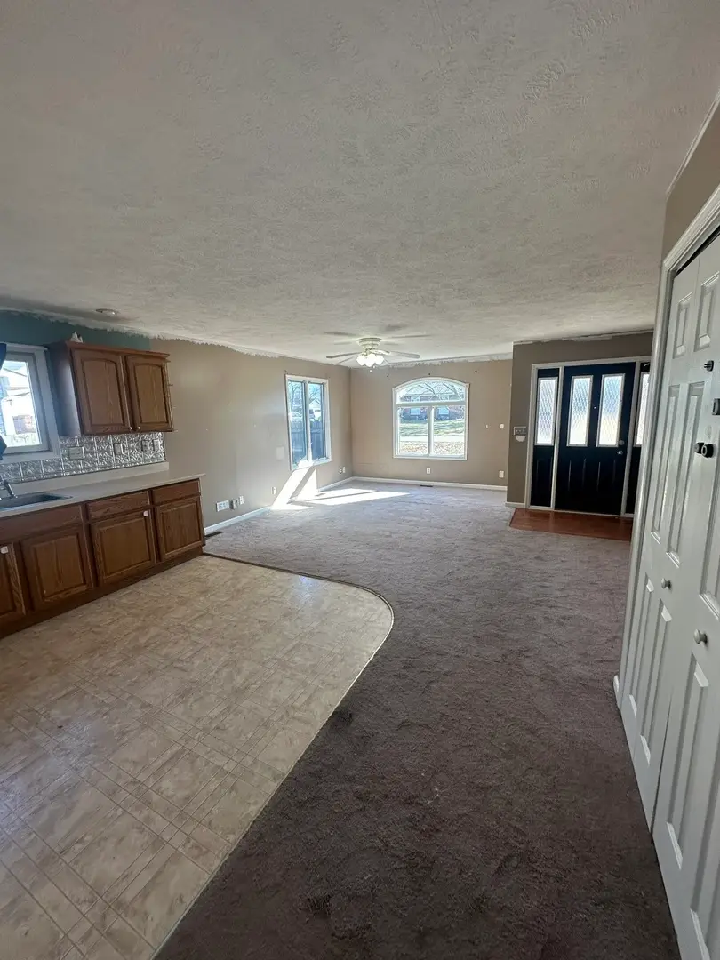 902 E Washington Street, Leroy, IL 61752 - #3