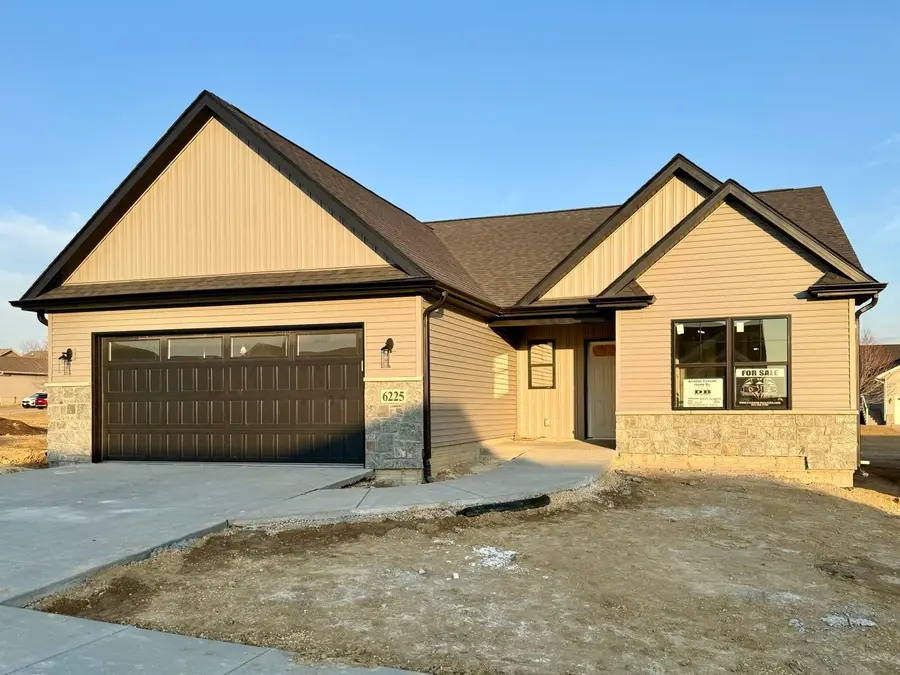 6225 College Avenue, Davenport, IA 52807 - #2