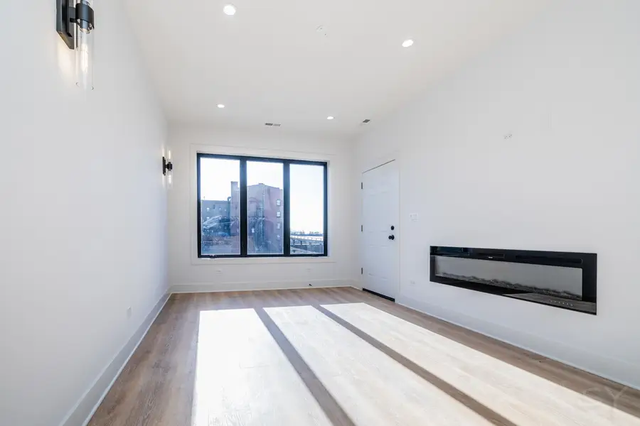 3328 W Walnut Street, Chicago, IL 60624 - #2