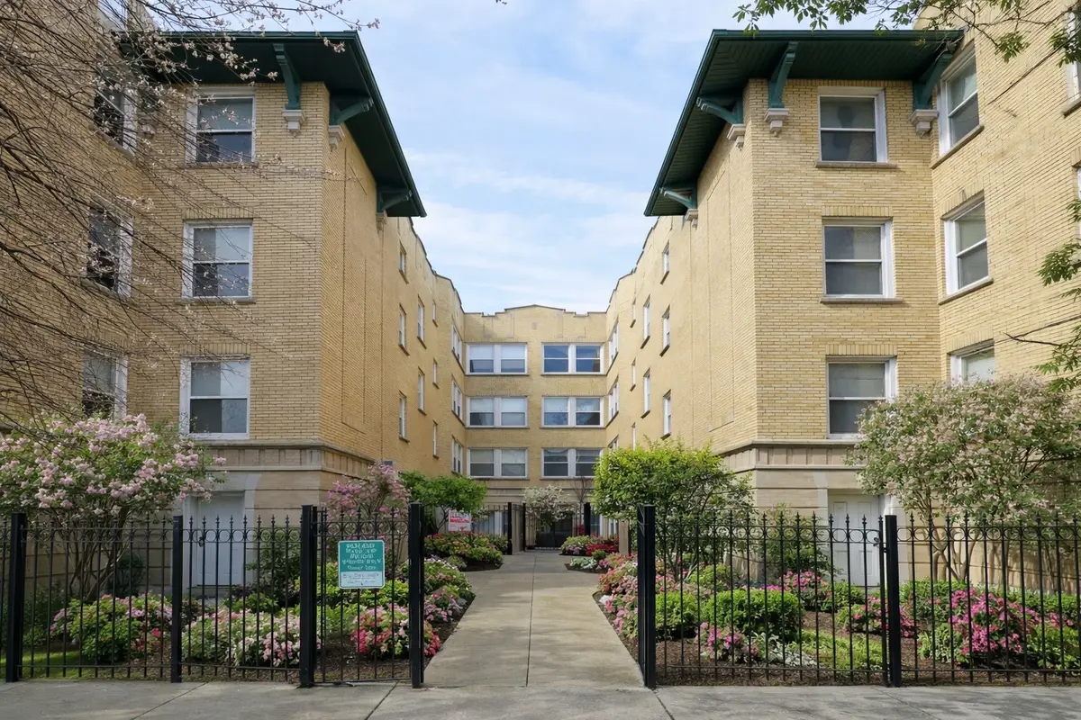 4752 N Albany Avenue #3, Chicago, IL 60625 - #1