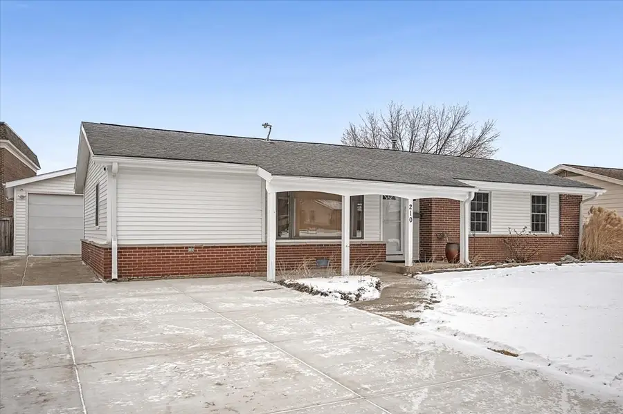 210 Brookhaven Drive, Elk Grove Village, IL 60007 - #3