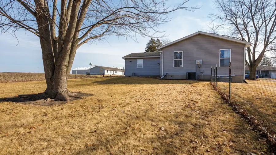 113 N 2nd Street, McLean, IL 61754 - #2