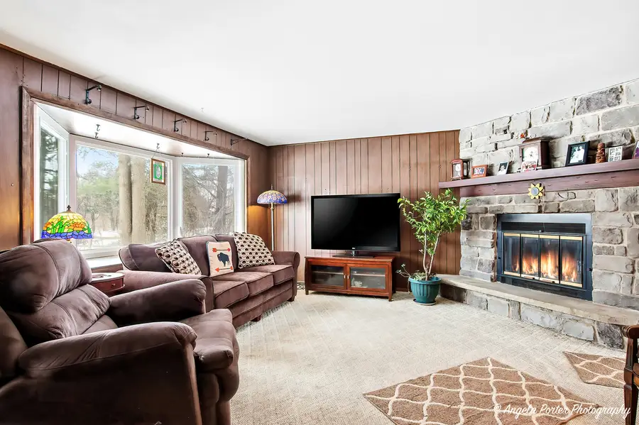 8 E Rollins Road, Round Lake Beach, IL 60073 - #3