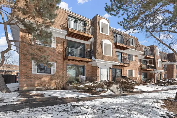 4188 Cove Lane #F, Glenview, IL 60025