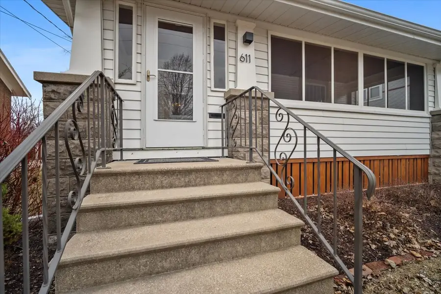 611 Vale Street, Bloomington, IL 61701 - #2