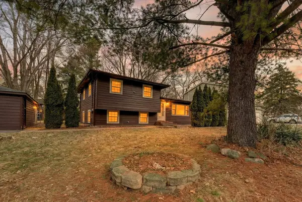 2810 Brentwood Lane, McHenry, IL 60050