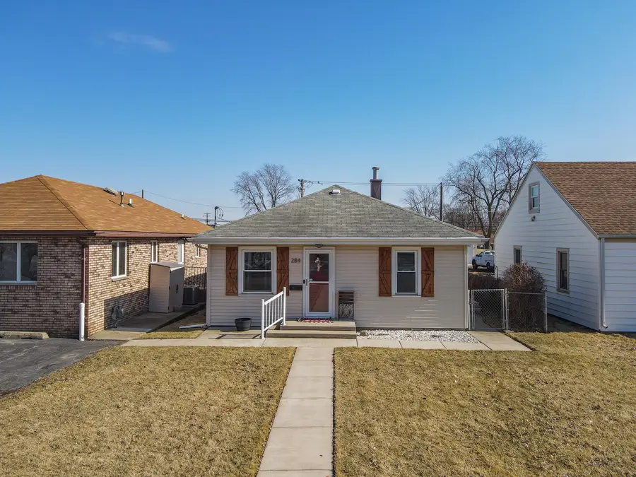 284 N Clinton Avenue, Bradley, IL 60915 - #3