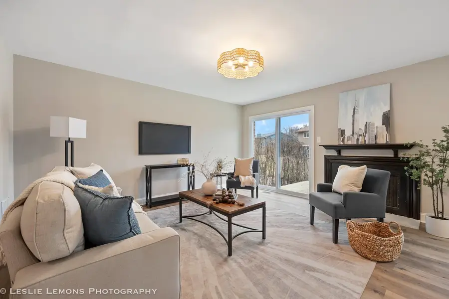 1026 Briarcliffe Boulevard, Wheaton, IL 60189 - #3