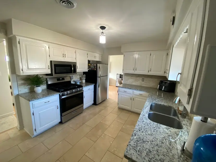 1708 Root, Crest Hill, IL 60403 - #3