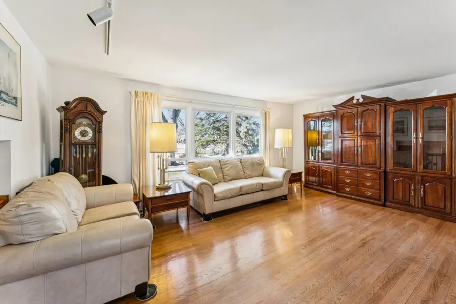 719 N Forest Avenue, Mount Prospect, IL 60056 - #3