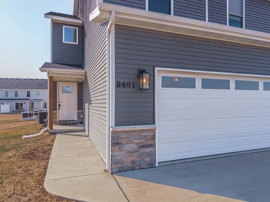 401 B Jenny Lane, Heyworth, IL 61745 - #2