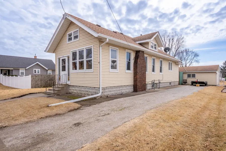 213 E Mayne Street, Blue Grass, IA 52726 - #2