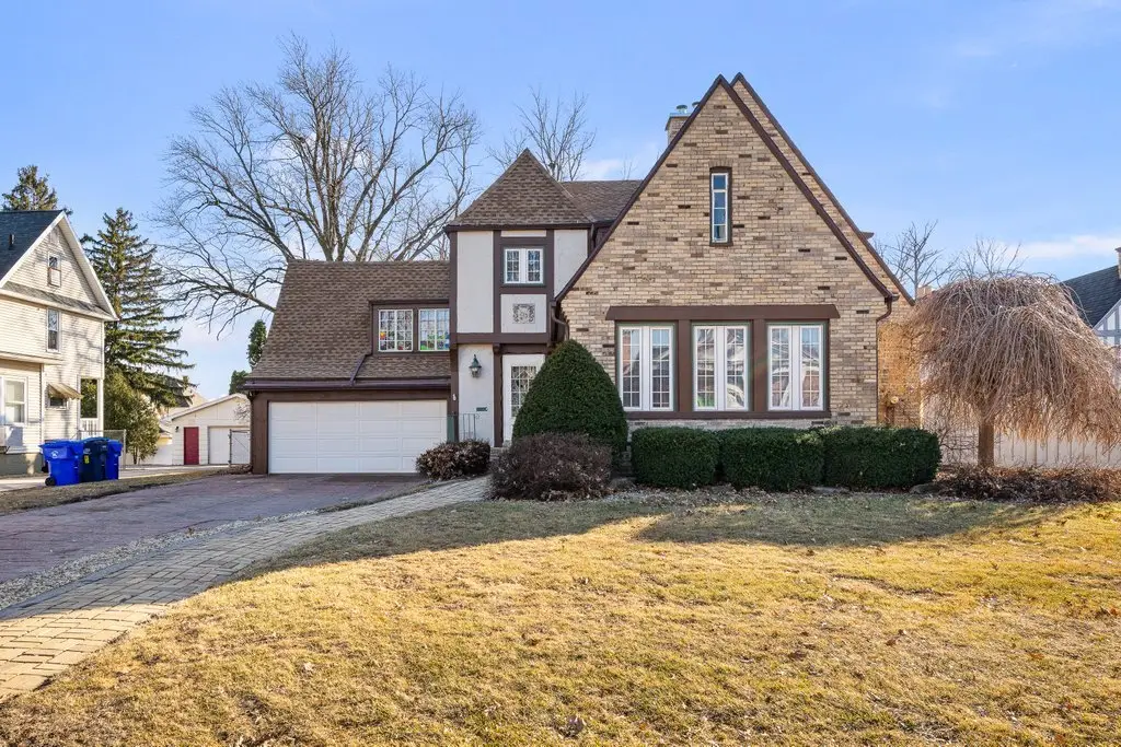 215 W Prospect Street, Kewanee, IL 61443 - #1