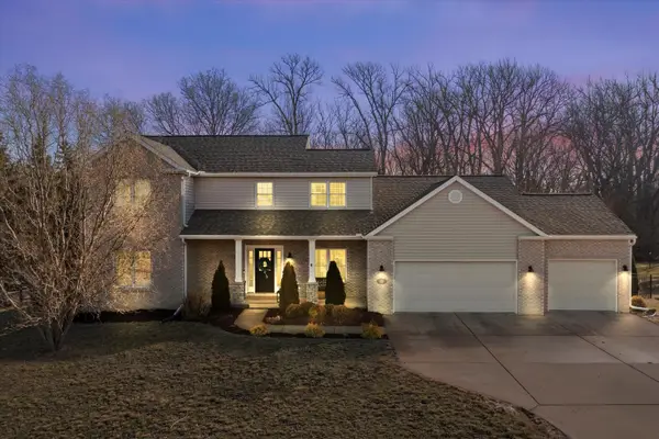102 Fox Run Drive, Mahomet, IL 61853