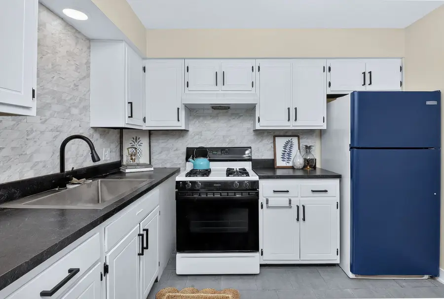 6630 S Brainard Avenue #409, Countryside, IL 60525 - #2