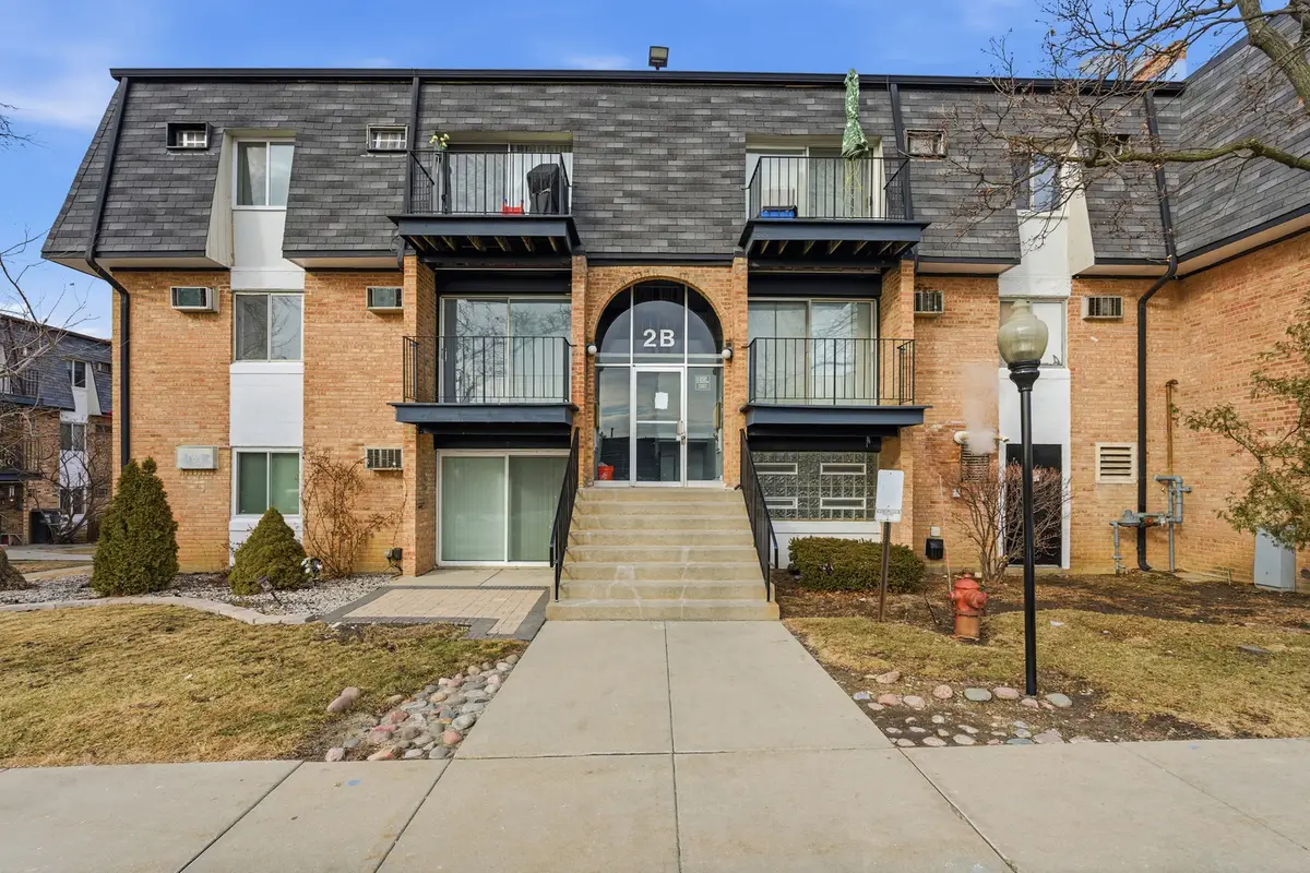 2 E Dundee Quarter Drive #B201, Palatine, IL 60074 - #1