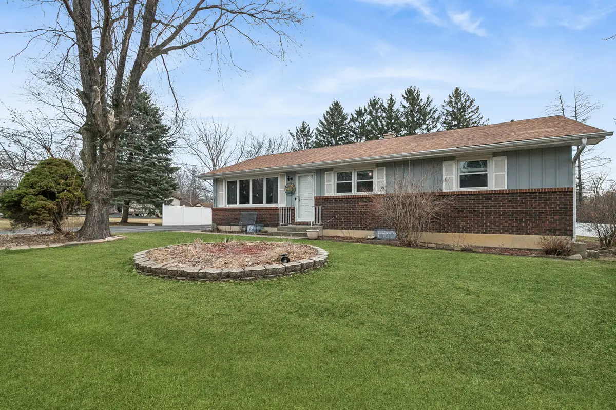 3821 Cheyenne Road, Gurnee, IL 60031 - #1