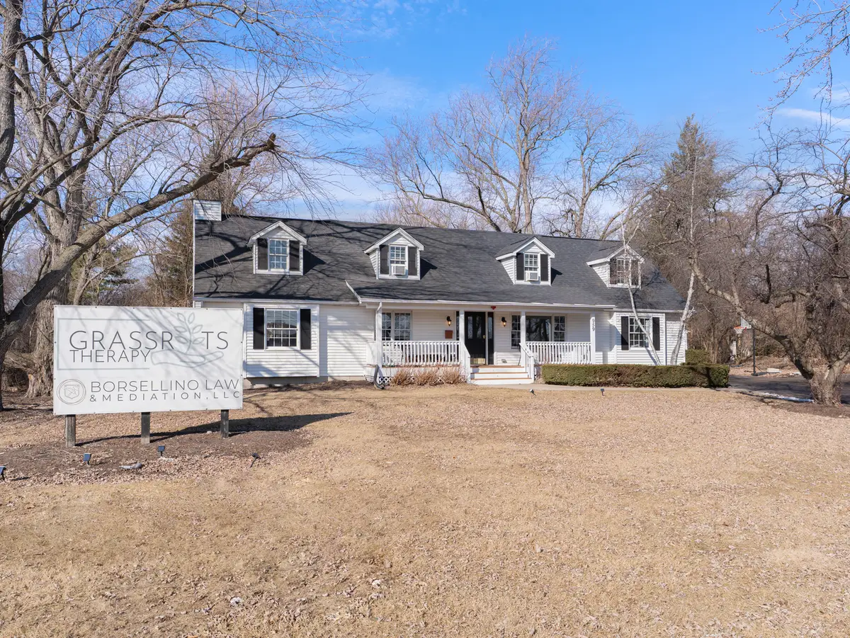 959 W Ogden Avenue, Naperville, IL 60563 - #1