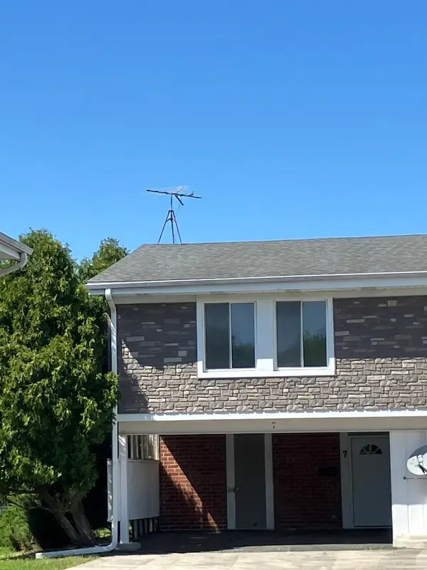 7 Cour Deauville Court, Palos Hills, IL 60465