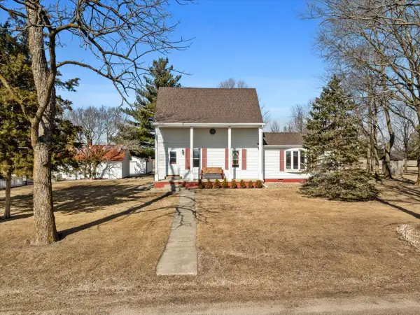 2411 Goldberg Road, Bloomington, IL 61705