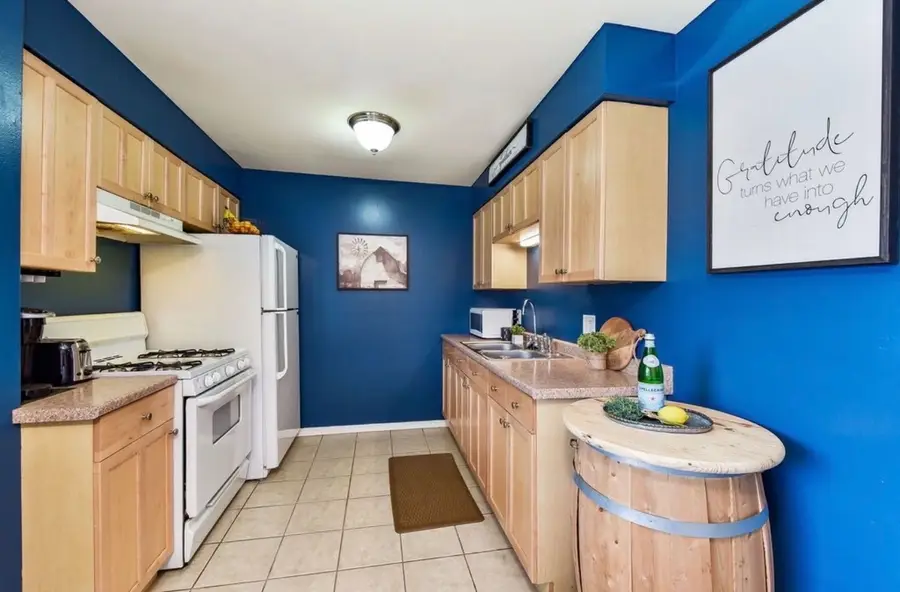 1342 S 14th Street #A2, Saint Charles, IL 60174 - #2