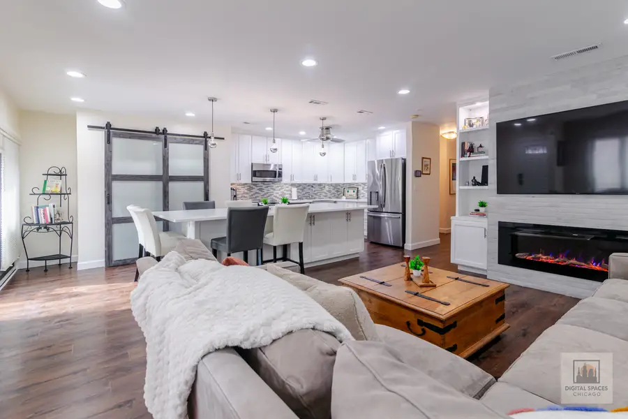 325 N Oak Park Avenue #B, Oak Park, IL 60302 - #2