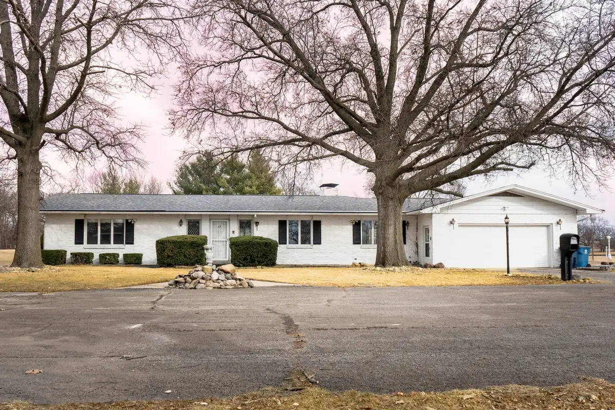 100 S Westview Drive, Pontiac, IL 61764 - #1