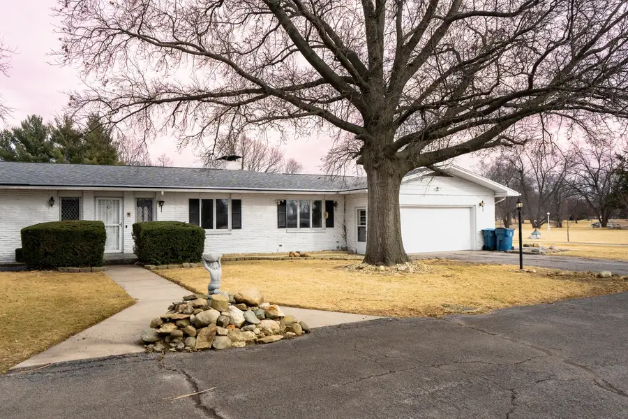 100 S Westview Drive, Pontiac, IL 61764 - #2