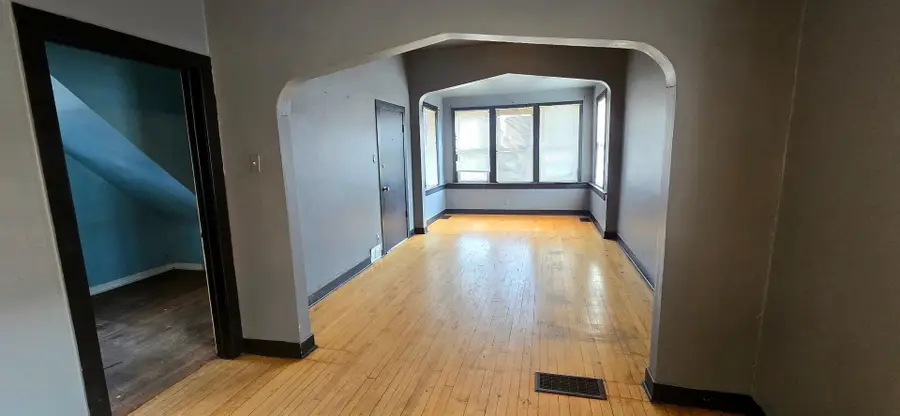 10508 S Avenue M, Chicago, IL 60617 - #2