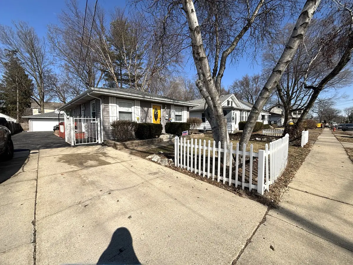 694 Parkway Avenue, Elgin, IL 60120 - #1