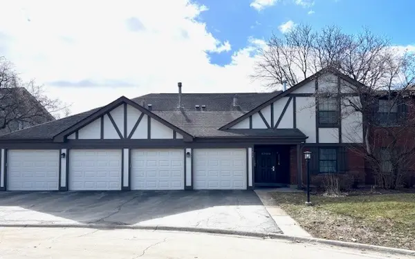 1223 Sandhurst Court #D1, Schaumburg, IL 60193