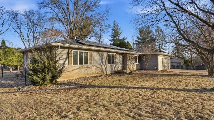 2610 31st Street, Moline, IL 61265 - #2