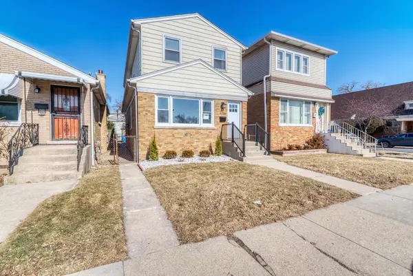 6218 W Foster Avenue, Chicago, IL 60630
