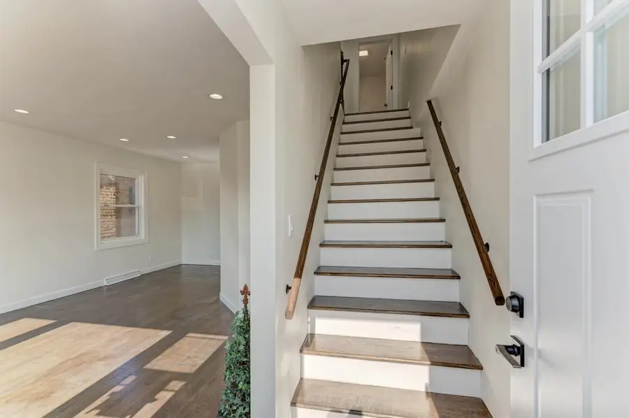 6218 W Foster Avenue, Chicago, IL 60630 - #3