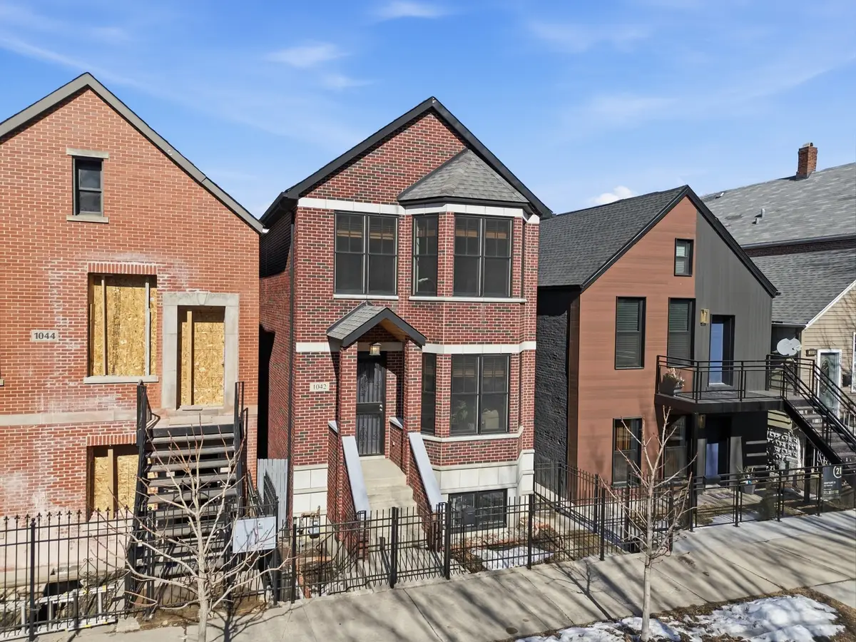 1042 W 34th Place, Chicago, IL 60608 - #1